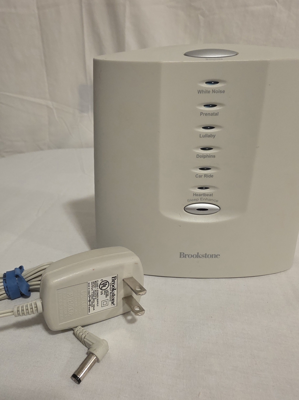 Brookstone Tranquil Moments Sound Machine w/6 sounds Tested A/C Or Batteries